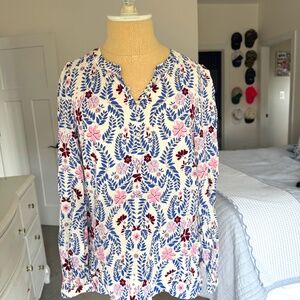 Talbots Funky Floral Top V-Neck Small buttons Silk/Poly Blend Size XS Blue Pinks